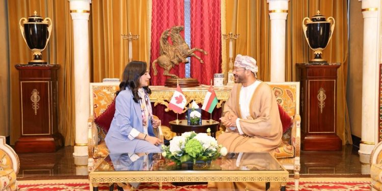 وزير الخارجية ونظيرته الكندية يبحثان تعزيز الشراكة وتطورات الأوضاع الإقليمية