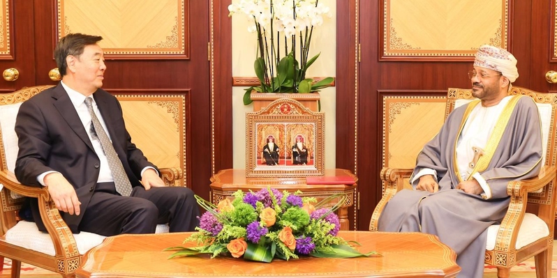 وزير الخارجية يستقبل المبعوث الخاص للحكومة الصينية لشؤون الشرق الأوسط