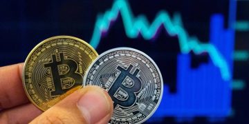 “البيتكوين” تصعد فوق 65 ألف دولار مع تراجع مخاوف الأسواق العالمية