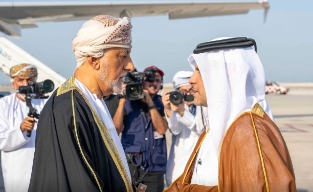 نيابةً عن جلالةِ السُّلطان.. سمو السّيد شهاب يُقدّم التّعازي في وفاة الشّيخ حمد بن خليفة