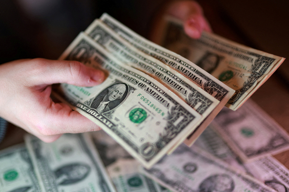 ارتفاعُ سعر الدّولار مع تصاعد الصّراع بين أمريكا وإيران