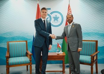 وزير الخارجية يبحث مع نظيريه الهولندي والنرويجي تعزيز التعاون وتطورات الأوضاع في المنطقة