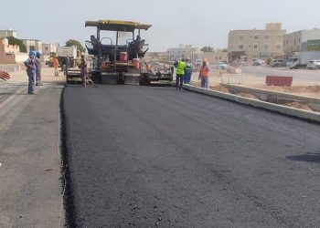 أكثر من 82 % نسبة إنجاز مشروع ازدواجية الطريق من دوار الغاز إلى بلاد صور