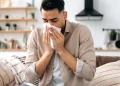 ما السبب وراء الإصابة بنزلات البرد في الصيف؟