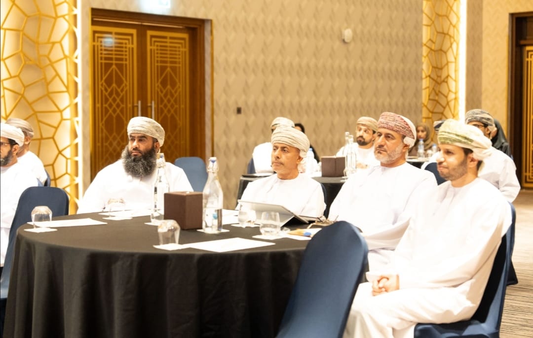 محافظة الداخلية تعزز كفاءة التحول الرقمي وتحدد أولويات المرحلة المقبلة