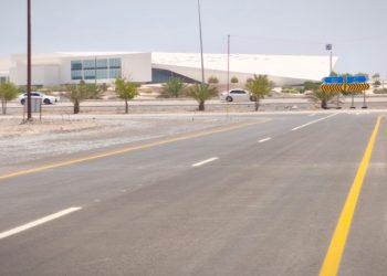 افتتاح الحركة المرورية لمشروعين للطرق بمحافظة الداخلية