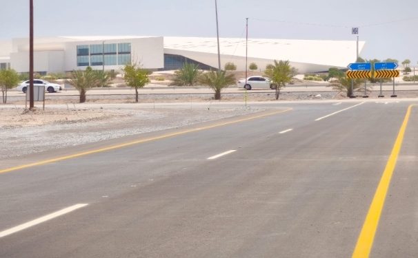 افتتاح الحركة المرورية لمشروعين للطرق بمحافظة الداخلية