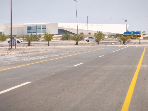 افتتاح الحركة المرورية لمشروعين للطرق بمحافظة الداخلية