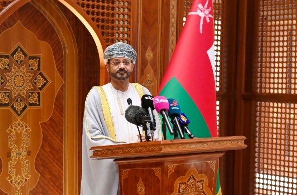 سلطنة عُمان واليابان تؤكّدان على أهمية الحل السياسي لخفض التوترات وتعزيز الاستقرار الإقليمي