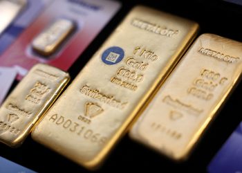 الذهب يرتفع مع ترقب بيانات اقتصادية أمريكية