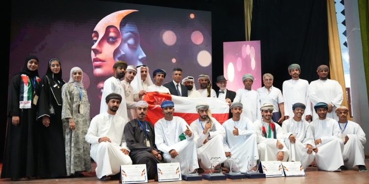 إنجاز دولي لجامعة التقنية والعلوم التطبيقية بعبري في مهرجان المسرح الجامعي بتونس