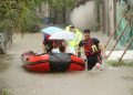 أمطار غزيرة تودي بحياة 10 أشخاص وتدفع لإجلاء الآلاف في الصين