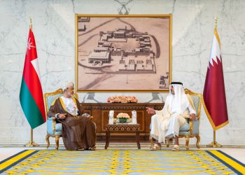 جلالة السُّلطان يقوم بزيارةٍ خاصّة لأمير قطر