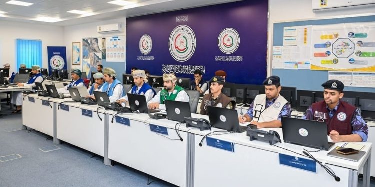 اللجنة الوطنية لإدارة الحالات الطارئة تُفعّل عددًا من القطاعات لمتابعة حادثة جنوح ناقلة الوقود
