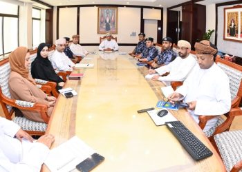 قطاع الإعلام والتوعية العامة يبحث الجهود المبذولة للتعامل مع حادثة السفينة الجانحة