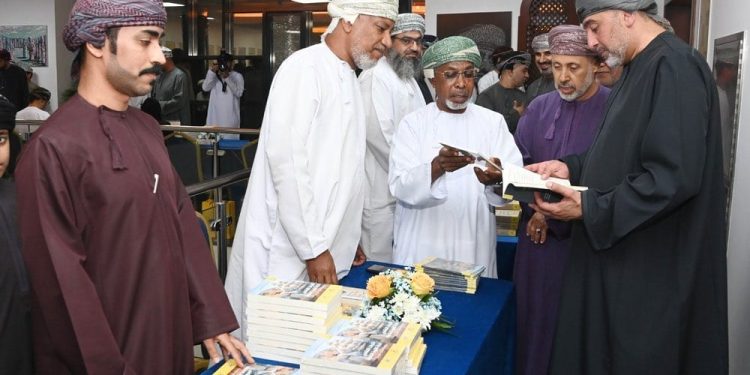 حين يحتفي الكتاب بصُنّاعه.. 47 إصدارًا عُمانيًا جديدا تثري القطاع الثقافي