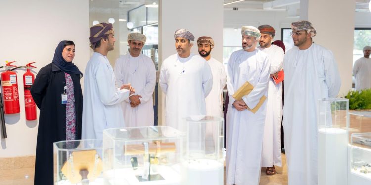 “التواصل وتطوير الأداء الحكومي” تطّلع على الممارسات الإدارية بهيئة تنمية المؤسسات الصغيرة والمتوسطة