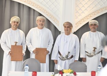 بقيمة 3.5 مليون ريال.. التوقيع على 9 عقود انتفاع زراعي بمسندم
