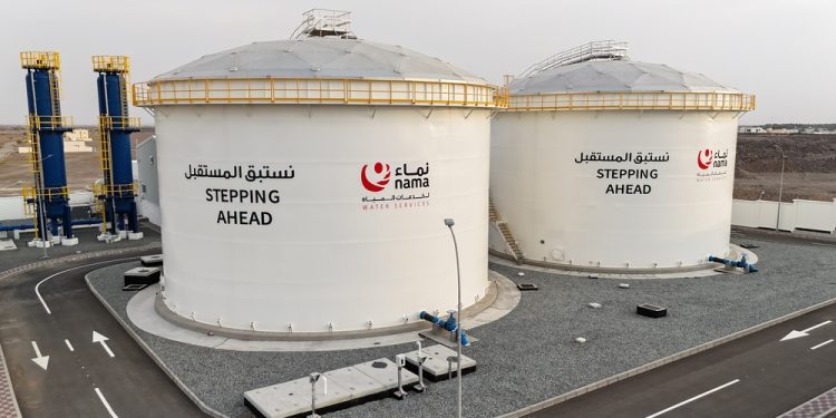 “نماء للمياه” تنفذ مشروعات تأهيل وتعزيز شبكات المياه بمحافظة البريمي