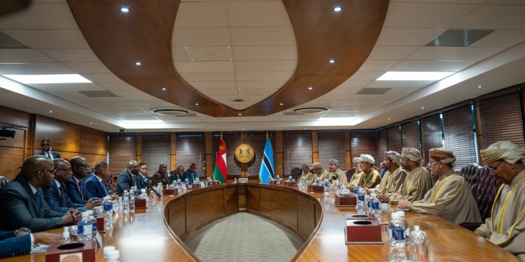 جلالة السلطان المعظّم والرئيس البوتسواني يعقدان لقاء ثُنائيًّا وجلسة مُباحثات