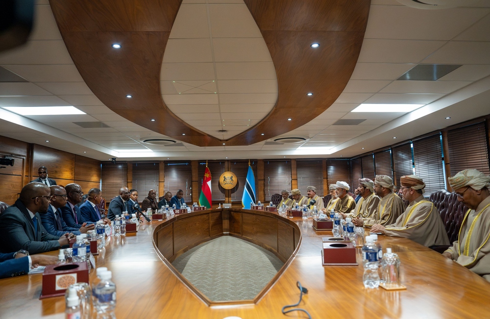 جلالة السلطان المعظّم والرئيس البوتسواني يعقدان لقاء ثُنائيًّا وجلسة مُباحثات