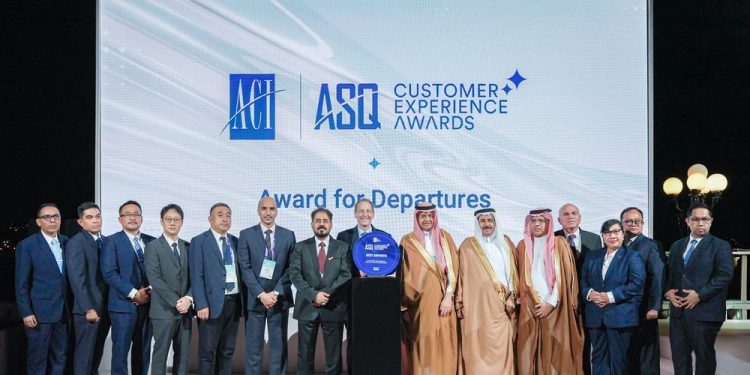 حصول مطاري مسقط الدولي وصلالة على 9 جوائز عالمية