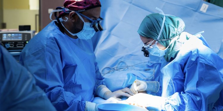 المدينة الطبية الجامعية توظف الطباعة ثلاثية الأبعاد لعلاج تشوه نادر في الرسغ