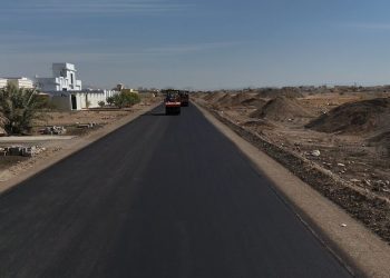 اعتماد حزمة جديدة من الطرق الداخلية بمحافظة البريمي