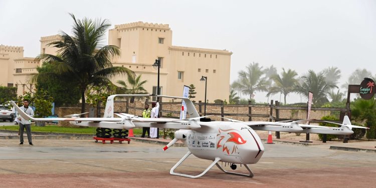 انطلاق المرحلة الثانية من مبادرة “جسر السماء” لنقل الإمدادات الطبية بالطائرات المسيرة إلى جزر الحلانيات