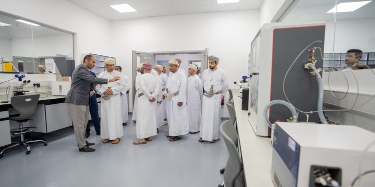 باستثمار 1.5 مليون ريال.. افتتاح مُختبر مركز أبحاث الطاقة المستدامة بجامعة السُّلطان قابوس