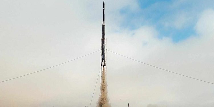 ميناء “إطلاق” الفضائي بالدقم يشهد نجاح إطلاق تجريبي لصاروخ فضائي
