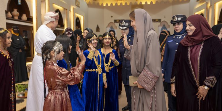 السّيدةُ الجليلةُ توجّه كلمةً بمناسبة يوم المرأة العُمانية